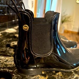 Size 10 Michael Kors mudd boots
